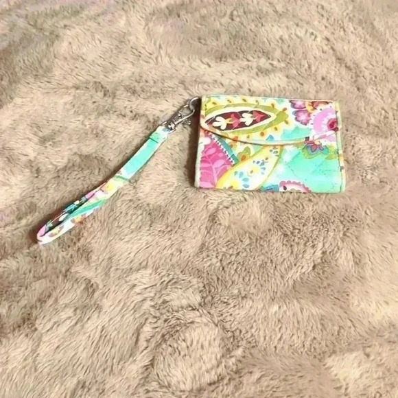 VERA BRADLEY Wristlet Wallet Carry ID Credit Card Cash Bifold Style Snap - Picture 1 of 5